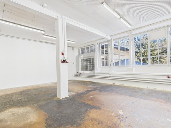 GROSSE FLÄCHE INKL. NEBENKOSTEN 2