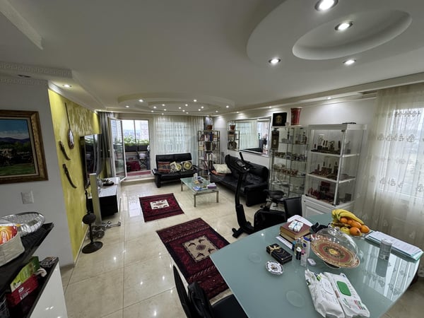 MODERN IN ZENTRALER LAGE 1