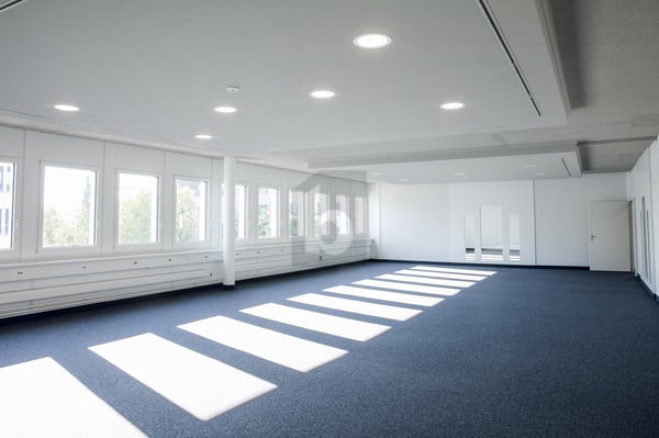 GROSSZÜGIG MIT VIELEN TIEFGARAGENPARKPLÄTZEN 2