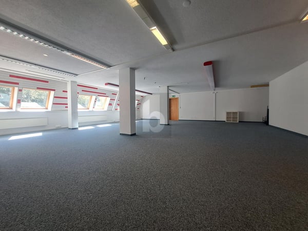 VIELSEITIG NUTZBARE BÜRO ODER LAGERFLÄCHE 2