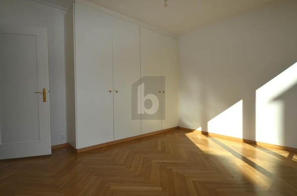 SOUS-GARE AVEC BALCON 4