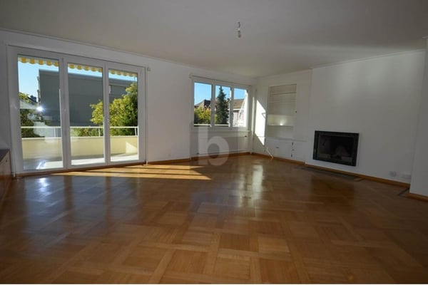 SOUS-GARE AVEC BALCON 2