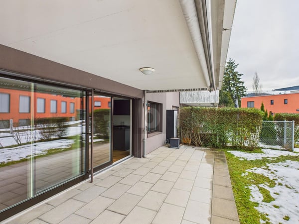 HOCHWERTIG UND STYLISCH MIT SONNIGEM SITZPLATZ! 5