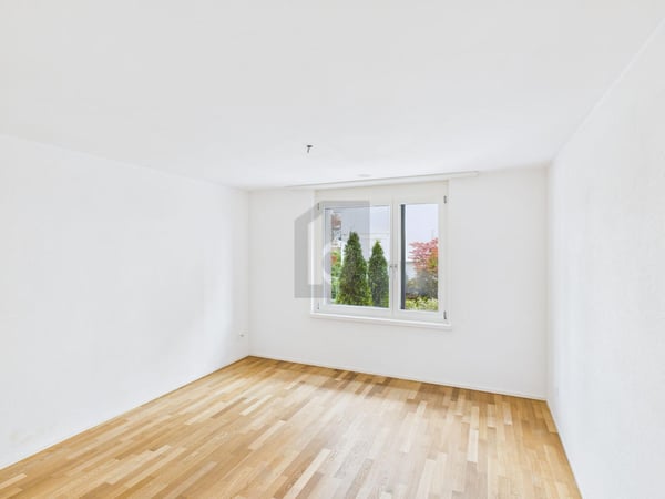 HOCHWERTIG UND STYLISCH MIT SONNIGEM SITZPLATZ! 3