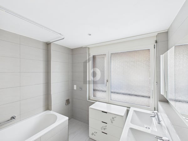 HOCHWERTIG UND STYLISCH MIT SONNIGEM SITZPLATZ! 4