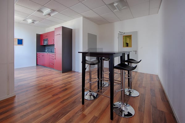 KLIMATISIERT, MODERN UND VIELE PARKPLÄTZE 5