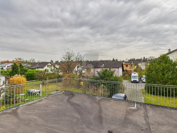 SONNIGE LAGE MIT GROSSEM GARTEN 5