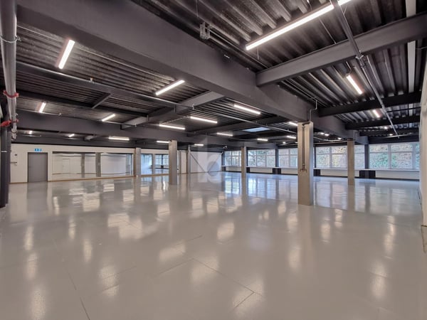 MULTIFUNKTIONSRAUM - BÜRO / LAGER / PRODUKTION 1