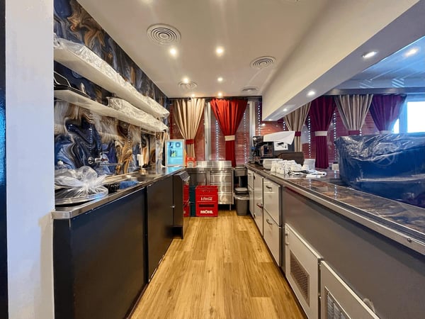 FRISCH RENOVIERT MIT GROSSER TERRASSE 3