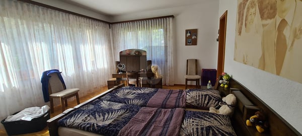 AU CENTRE DU VILLAGE 5