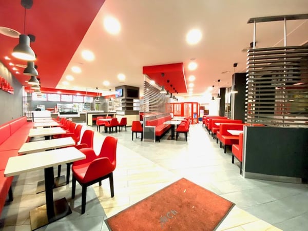 EMPLACEMENT IDÉAL - CLIENTÈLE ASSURÉE 2