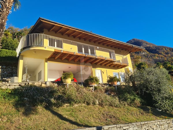 MODERNA CON GIARDINO E FAVOLOSA VISTA 2