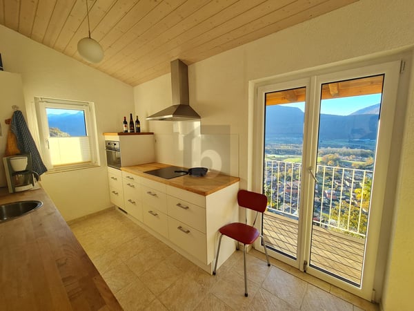 MODERNA CON GIARDINO E FAVOLOSA VISTA 3