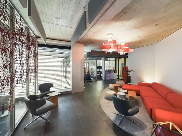 REPRÄSENTATIV UND MODERN MIT VIEL LICHTEINFALL 2