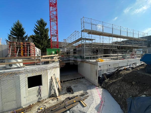 HOCHWERTIGER NEUBAU MIT GARTENSITZPLATZ 1