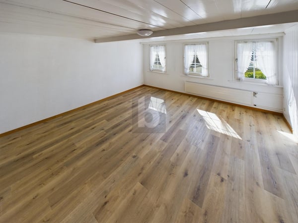 CHARMANT MIT BLICK INS GRÜNE 3