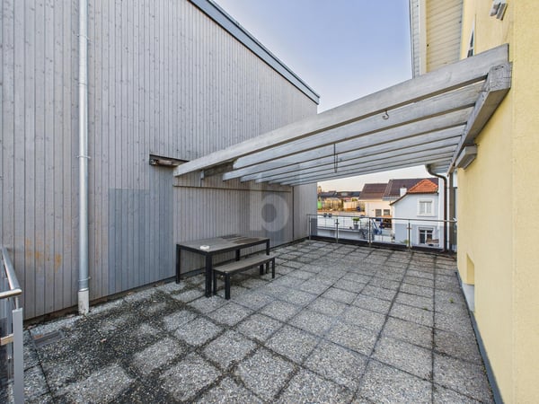 GROSSE TERRASSE, MIT STILVOLLER KÜCHE UND BAD 5