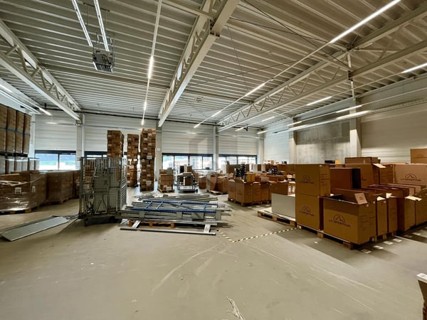 HELL MIT VIEL PLATZ 4