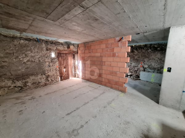 GRAZIOSO NEL NUCLEO CON TERRENO 5