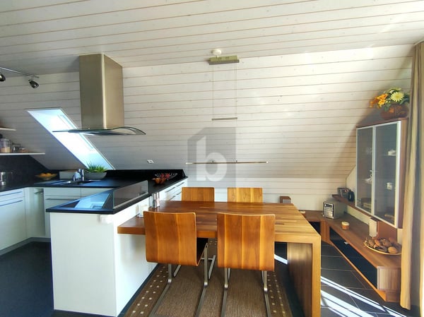 RUHIG GELEGEN, MIT HOHEM AUSBAU-STANDARD 3