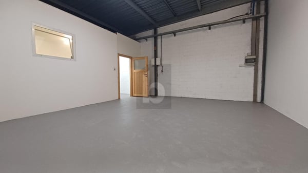 LAGERFLÄCHE MIT VIELEN NUTZUNGSMÖGLICHKEITEN 3