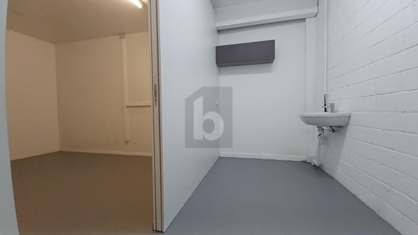 LAGERFLÄCHE MIT VIELEN NUTZUNGSMÖGLICHKEITEN 5