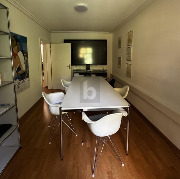 GERÄUMIG, STILLVOLL UND RUHIG 5