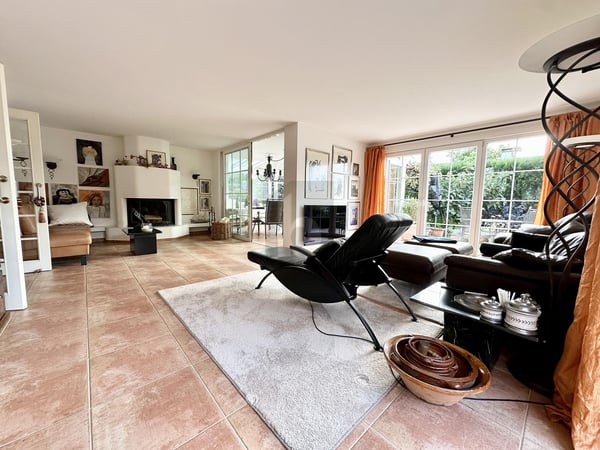 MEDITERRANER STIL, MIT WINTERGARTEN AM REBBERG 4