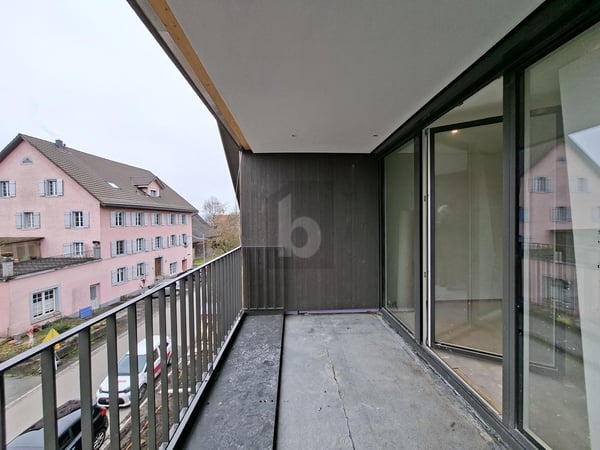 GROSSZÜGIG, STILVOLL MIT GALERIE UND AUSSICHT 1