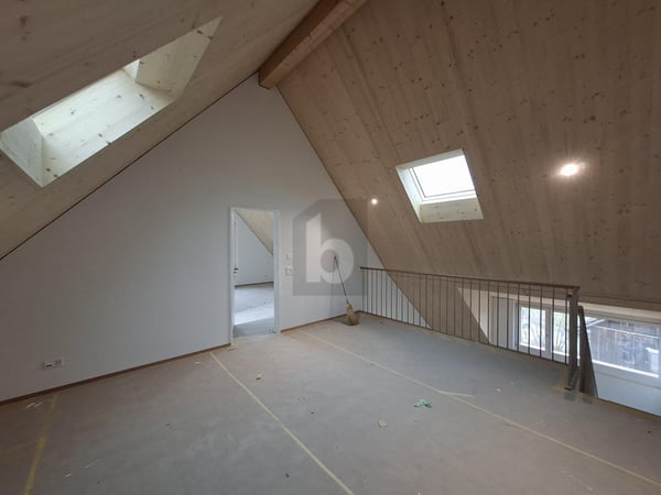 GROSSZÜGIG, STILVOLL MIT GALERIE UND AUSSICHT 4