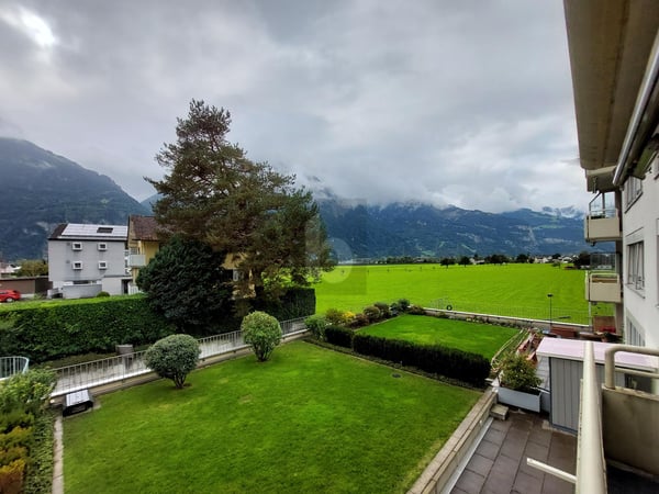 HELL UND FREUNDLICH MIT BERG-PANORAMA 1