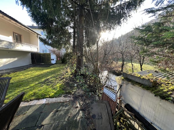 GROSSER GARTEN MIT EIGENEM BACH-ZUGANG 3