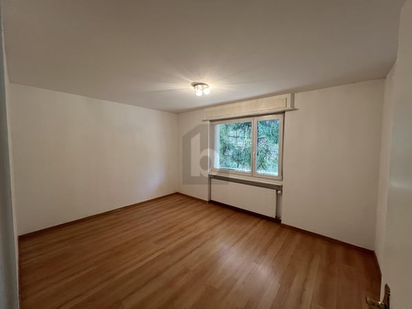 GROSSER GARTEN MIT EIGENEM BACH-ZUGANG 5