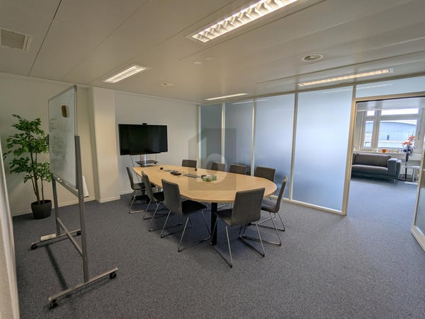 FLEXIBEL MIT EMPFANG, TERRASSE UND WARENLIFT 4