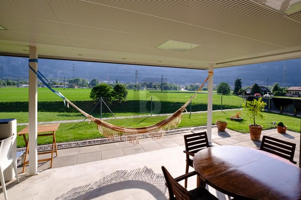 AVEC UNE BELLE TERRASSE ET UNE VUE DÉGAGÉE 5