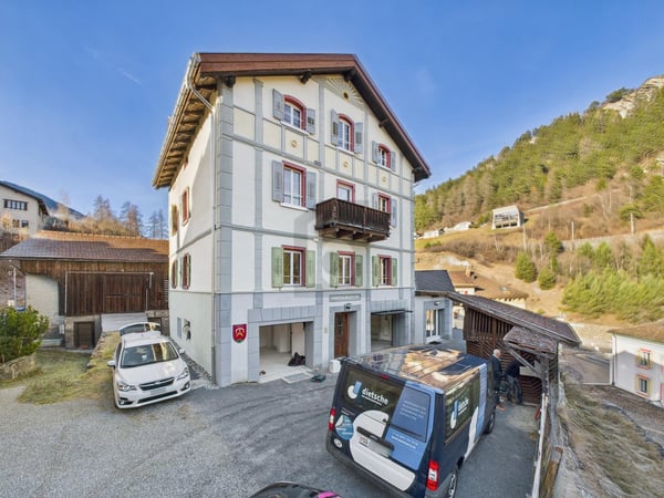 MODERNE ALTBAUPERLE MIT SPECKSTEINOFEN 5