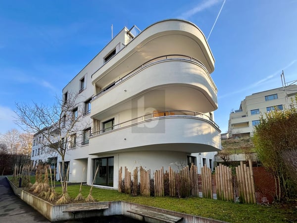 GROSSZÜGIG UND HELL MIT KLEINEM GARTEN 1