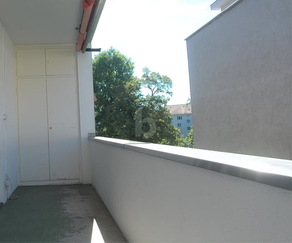 AN ZENTRALER LAGE MIT GROSSEM BALKON 3