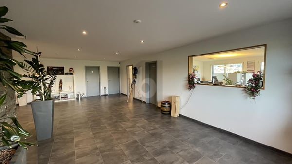 MODERN AN RUHIGER LAGE 1