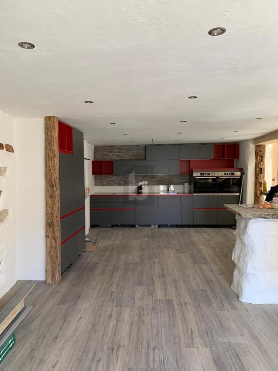 SONNIG MIT TERRASSE UND VIEL PLATZ 4