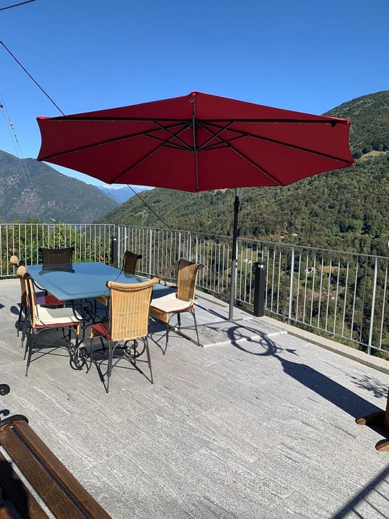 SONNIG MIT TERRASSE UND VIEL PLATZ 1