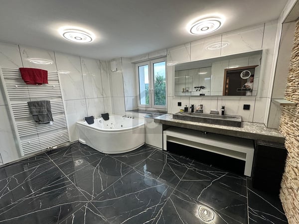 KERNSANIERT MIT BAULANDRESERVE 5