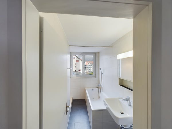 GROSSZÜGIG AN ZENTRALER LAGE 5