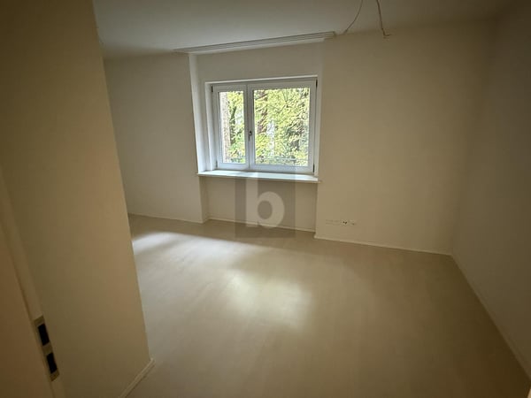 HELL, MODERN MIT BALKON UND TOP KÜCHE 4
