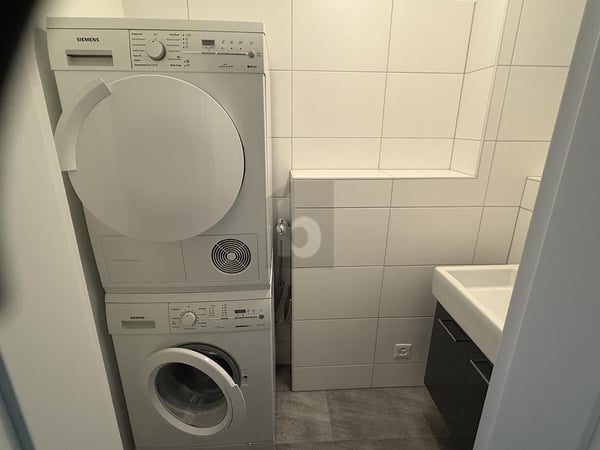 HELL, MODERN MIT BALKON UND TOP KÜCHE 3