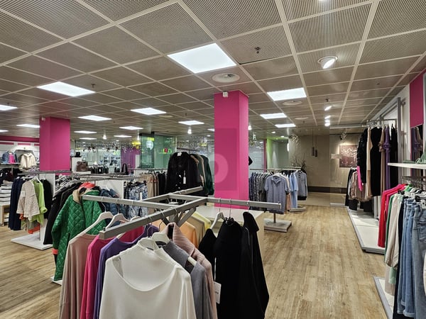 EXKLUSIVE MODEPRÄSENZ MIT STAMMKUNDSCHAFT 3