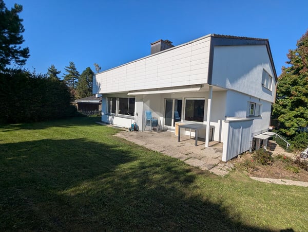 LICHTDURCHFLUTET MIT CHEMINÉE UND GARTEN 4