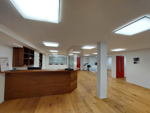 FLEXIBEL NUTZBARE, MÖBLIERTE BÜRORÄUME 4