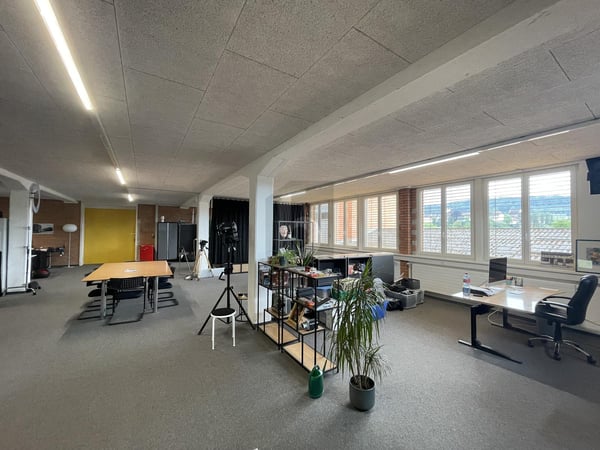 GERÄUMIG UND IDEAL FÜR KREATIVES ARBEITEN 3