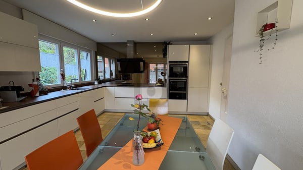 MAGNIFIQUE PROPRIÉTÉ SUR UNE GRANDE PARCELLE 3